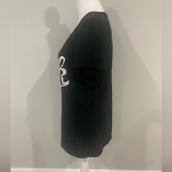 VS PINK V-neck tshirt - Picture 3 of 4